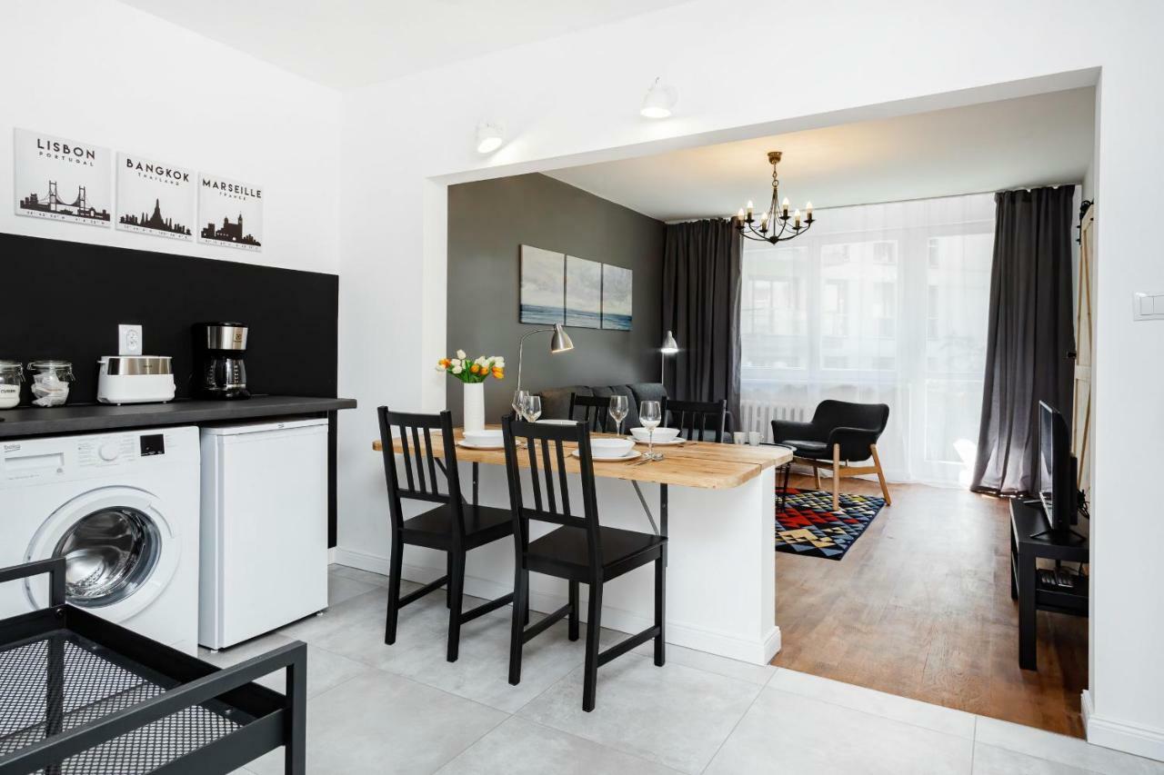 First Central Apartments By Noclegi Renters Warschau Exterior foto