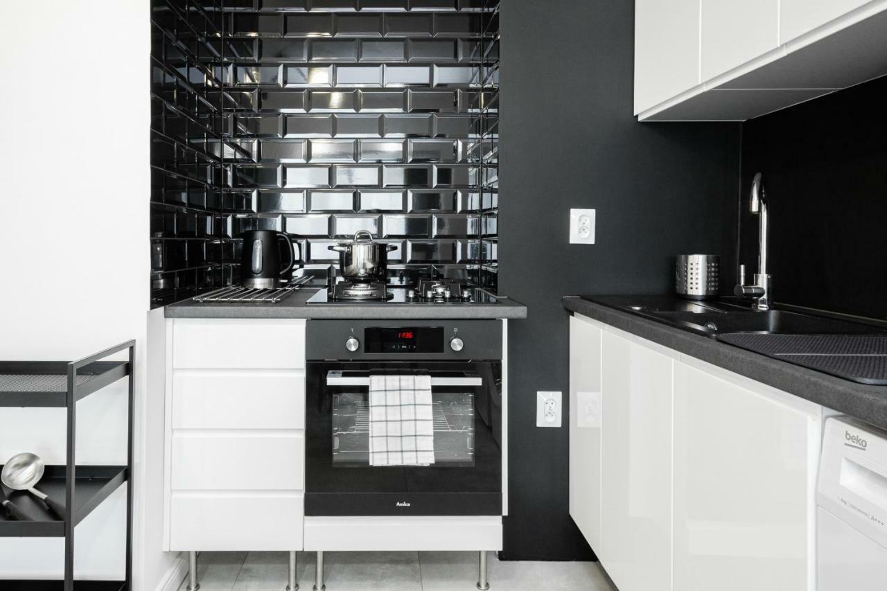 First Central Apartments By Noclegi Renters Warschau Exterior foto