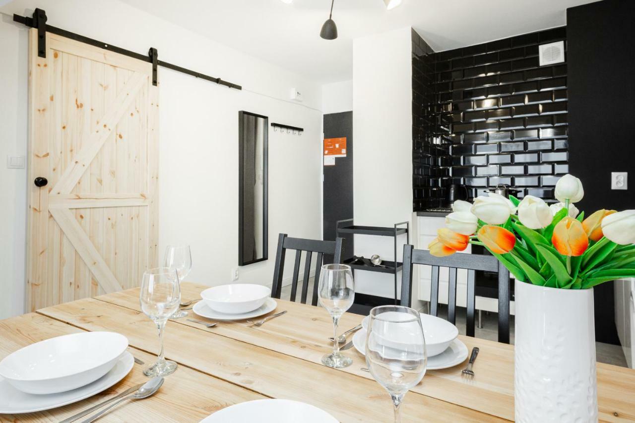 First Central Apartments By Noclegi Renters Warschau Exterior foto
